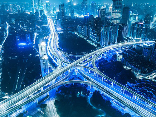 现代智慧灯杆系统提升了城市服务管理水平